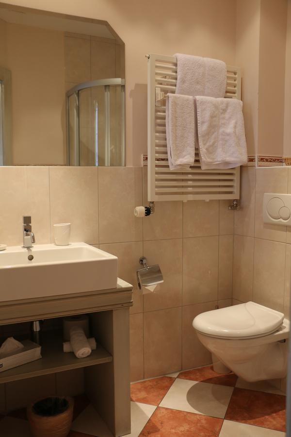 וואי Hostellerie De Geneve מראה חיצוני תמונה